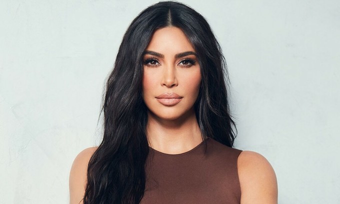 Thói quen giúp Kim Kardashian giữ thân hình đồng hồ cát