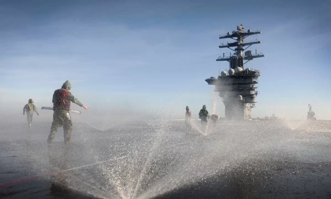 Hải quân Mỹ bị tố nói dối vụ nước nhiễm xăng trên tàu sân bay