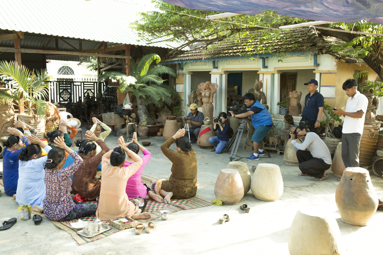 Gấp rút xây dựng hồ sơ Nghệ thuật làm gốm truyền thống của người Chăm trình UNESCO đưa vào Danh sách di sản văn hóa phi vật thể cần được bảo vệ khẩn cấp