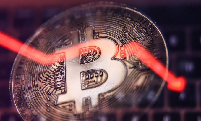 Bitcoin dò đáy 21.000 USD