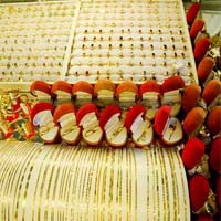 Vàng... 'lặng lẽ': Mừng hay lo?