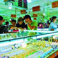 Cần tạo 'sân chơi' cho người dân