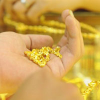 Vàng rơi vào tâm “bão” giảm giá