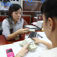 Lãi suất VND-USD chênh lệch quá lớn