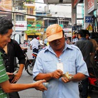 Tháng 6 đã "bỏ lỡ cơ hội" giảm giá xăng? 