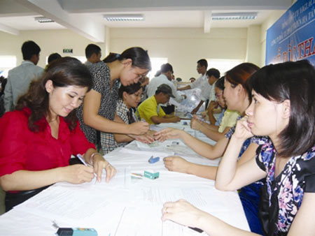 Nhà TNT: Giá cao, tiền nhanh, dân bỏ 