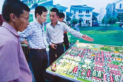 DN địa ốc thanh toán bằng... căn hộ 