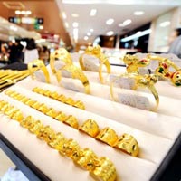 Ngăn dòng tiền nhàn rỗi đầu tư vào vàng 