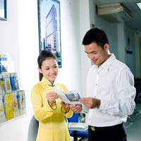 NAM A BANK phát triển Ngân hàng bán lẻ hàng đầu.