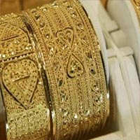 Giá vàng cắm đầu đi xuống 