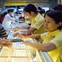 Không thể tấn công tiền tệ qua kênh vàng