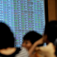 TTCK 8-12: VN-Index sẽ đi ngang 