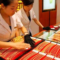 Vàng lao dốc mạnh nhất 3 tháng qua 
