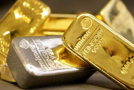 Nhìn lại một năm "bão táp" của vàng 