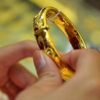 Giới trẻ cũng nhiễm thói tích cóp vàng 