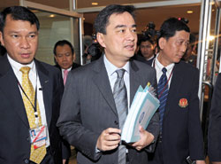 Thủ tướng Thái điều trần trước Tòa Hiến pháp  