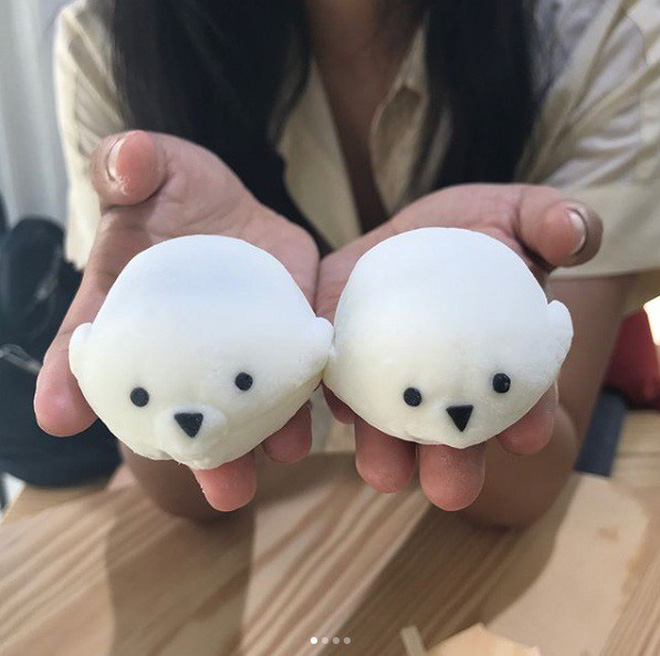  KHÁM PHÁ LẠ & COOL     Bánh mochi hình chú hải cẩu cực cute ở Thái Lan đang là món ăn gây sốt cộng đồng mạng