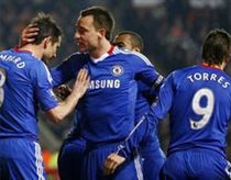 Chelsea thắp lại hy vọng vô địch