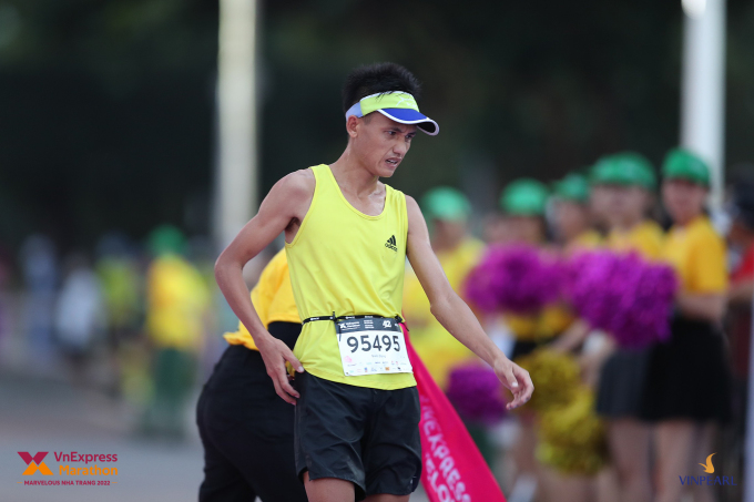 Nỗi niềm của nhà vô địch VnExpress Marathon Nha Trang
