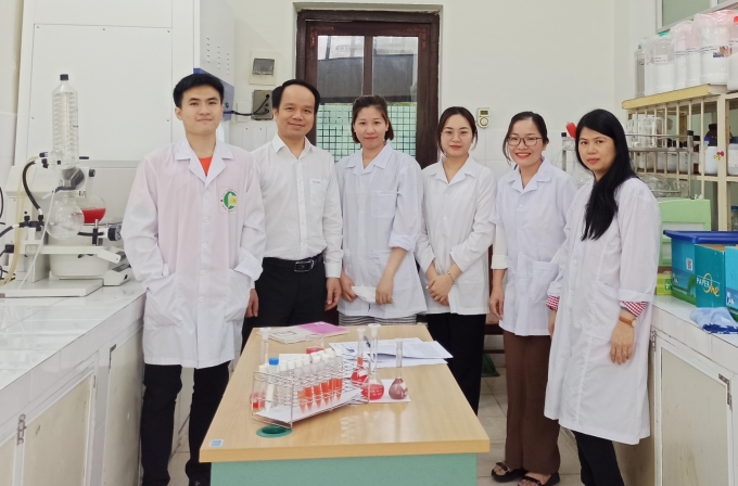 Nhà khoa học Việt chiết tách lycopen từ quả gấc độ tinh khiết 98%