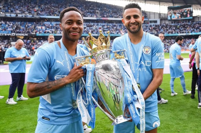 Man City sắp bán Sterling cho Chelsea