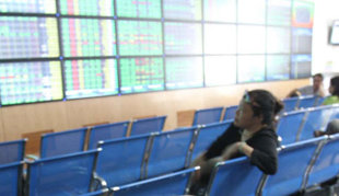 VN-Index “xanh” trở lại