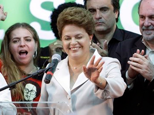  Brazil chính thức có nữ tổng thống đầu tiên 