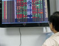 Cổ phiếu địa ốc tăng trần, Vn-Index cao nhất 7 tháng
