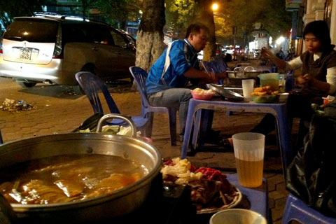 Kinh doanh bẩn 'tung hoành' đường phố