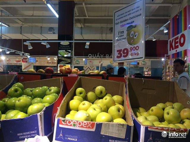 Bán trái cây nhập khẩu rẻ bèo, siêu thị lớn có "chiêu" gì?