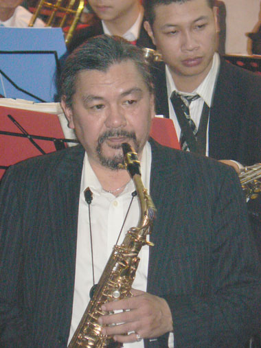 Quyền Văn Minh tiếp tục cháy cùng nhạc jazz