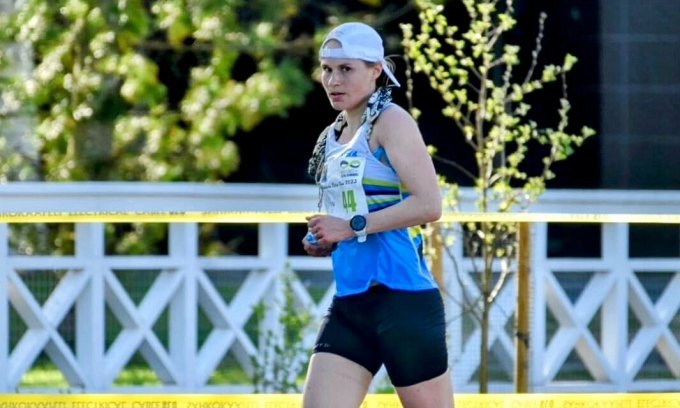 Nữ runner phá kỷ lục chạy 12 tiếng của nam