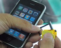 Khai tử người sống để cướp sim đẹp