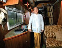 Tỷ phú Thái đến Việt Nam kể chuyện đời