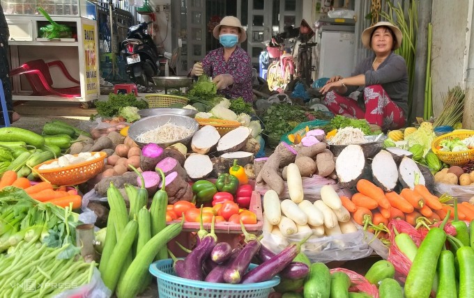 Nhiều hàng hóa tăng giá mạnh