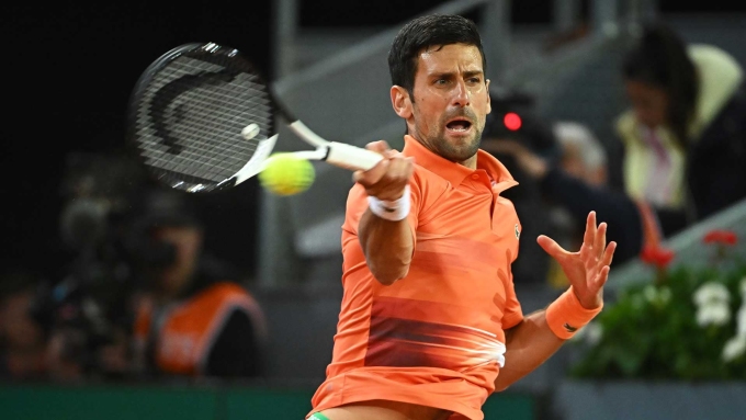 Djokovic thắng nhanh Monfils ở Madrid Open