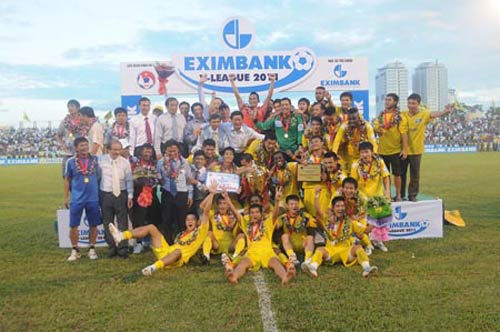 Kết thúc V.League 2011: Hấp dẫn như... phim hành động 