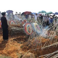 Bà chủ tiệm vàng đang mang thai! 