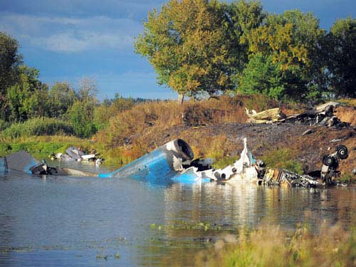 Nga: Máy bay rơi, một đội bóng chết thảm 