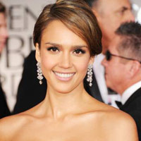 Jessica Alba diện trang sức 2,5 triệu đô của BVLGARI.