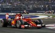 Vettel thắng dễ, Ferrari thăng hoa tại GP Singapore