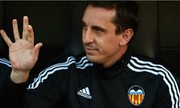 Valencia sa thải HLV Gary Neville