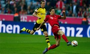 Lewandowski ghi 12 bàn trong 12 ngày, Bayern đè bẹp Dortmund