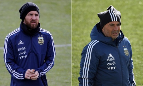 HLV Argentina: ‘World Cup như khẩu súng chĩa vào đầu Messi’