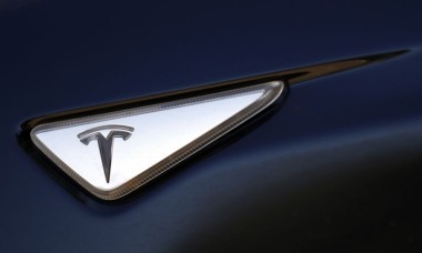 Tesla bán hơn 900 triệu USD Bitcoin