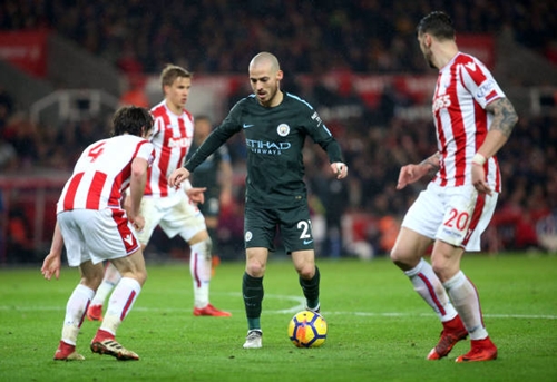 Guardiola đưa Silva lên mây sau cú đúp vào lưới Stoke