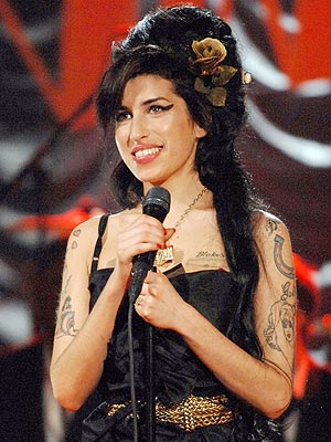 Chưa tìm ra nguyên nhân cái chết của Amy Winehouse