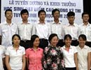 Khen thưởng 43 thủ khoa đại học đạt điểm 30 