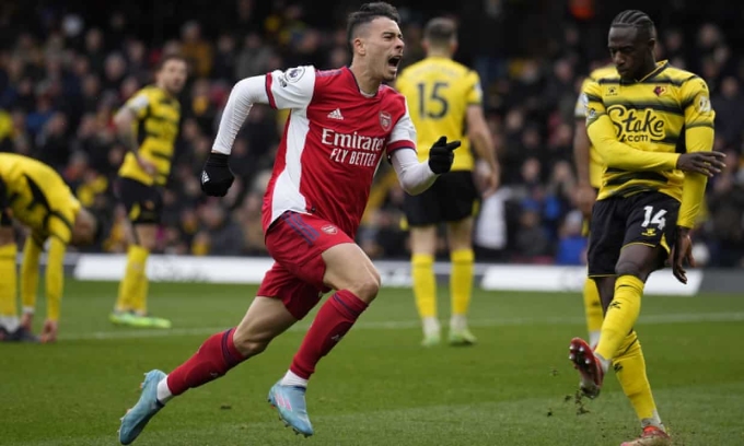 Arsenal lột xác bằng dòng máu trẻ