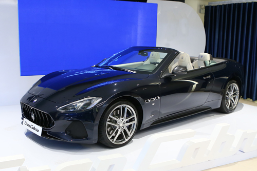 Xế khủng Maserati GranCabrio 2018 giá hơn 17 tỷ tại Việt Nam